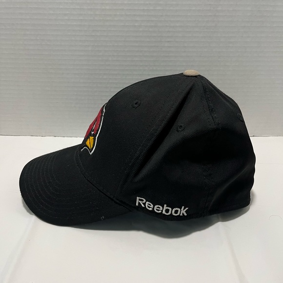 This is an NFL fitted hat, small in good condition black from Reebok - Picture 4 of 5